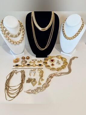 Vintage Gold Tone Jewlery Napier Trifari Sarah Coventry Monet Chunky Necklaces